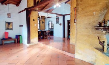 VENDO CASA ESQUINERA EN IBARRA AV EL RETORNO 490 m2