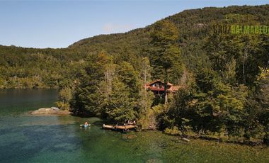 Casa en Venta en Espectacular Isla en el Lago Las Rocas, Puelo Alto