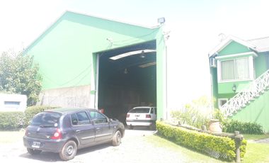 Imponente lote de 3400 m2 con importantes mejoras