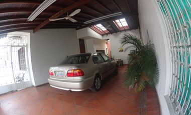casa en venta en quinta oriental. Cod V20928