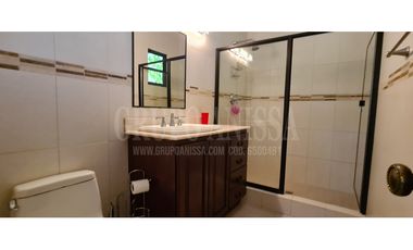 Oportunidad! Se vende Acogedora Casa en Altos del Maria