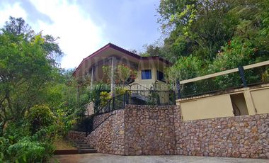 Oportunidad! Se vende Acogedora Casa en Altos del Maria