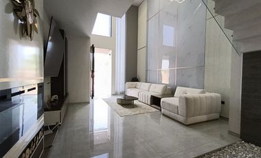 casa en venta en via bocono. Cod V31911