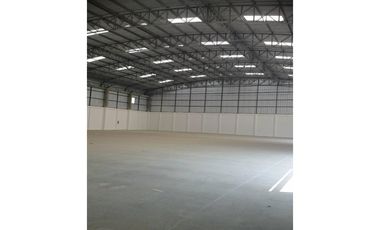 Vía Daule Inmaconsa alquilo bodega como nueva de 3735 mt2