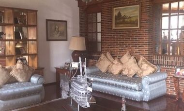 HERMOSA CASA EN LOMAS DE TECAMACHALCO