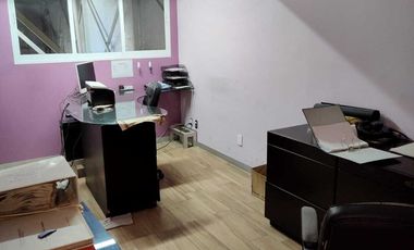 Bodega con Oficinas