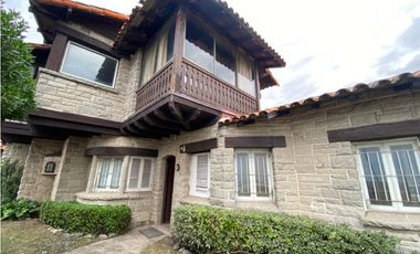 Residencia frente al Mar. Ideal uso comercial. U$S 450.000