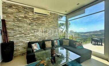 Se Vende Moderna e Impresionante Casa en Altos del Maria