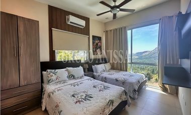 Se Vende Moderna e Impresionante Casa en Altos del Maria