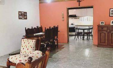 CASA EN VENTA EN Pascual Simone 793, LUJAN