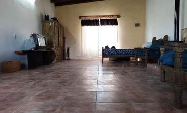 Casa en Domselaar sobre amplio terreno. Excelente ubicación