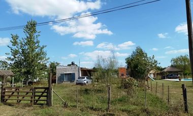 Casa en Domselaar sobre amplio terreno. Excelente ubicación