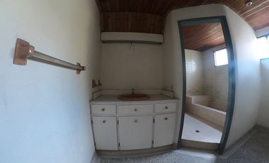 COD. 296aho - SE ARRIENDA CASA COMERCIAL - BARRIO: SAN CARLOS