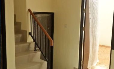 Disewakan Rumah Cluster Balsa Green Ara