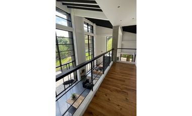 CASA CAMPESTRE MODERNA A LA VENTA EN ENVIGADO LOMA DEL ESCOBERO