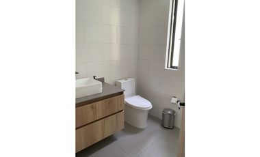 CASA CAMPESTRE MODERNA A LA VENTA EN ENVIGADO LOMA DEL ESCOBERO