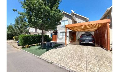 Se vende casa en Buin Oriente Av. Víctor Troncoso