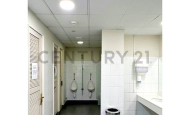 ARRIENDO OFICINA BARRIO EL GOLF, METRO ALCANTARA