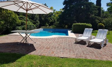 Hermosa Casa Quinta - Zona Céntrica Garin - 2 Cuadras Panamericana - Sobre Asfalto - Lote 1500 mts. - Pileta -