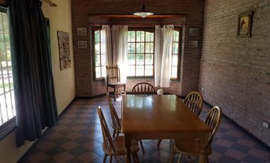 Hermosa Casa Quinta - Zona Céntrica Garin - 2 Cuadras Panamericana - Sobre Asfalto - Lote 1500 mts. - Pileta -