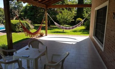 Hermosa Casa Quinta - Zona Céntrica Garin - 2 Cuadras Panamericana - Sobre Asfalto - Lote 1500 mts. - Pileta -