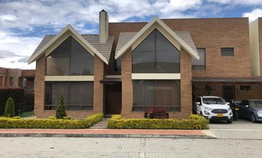 casa en venta en canelon. Cod V4409