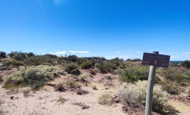 Venta  Lote 878m2,  B° La Peninsula  Mari Menuco
