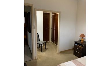 OPORTUNIDAD !!! Gran chalet de 4 amb con escritorio en dos plantas con garage doble