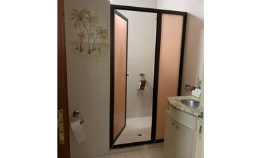 OPORTUNIDAD !!! Gran chalet de 4 amb con escritorio en dos plantas con garage doble