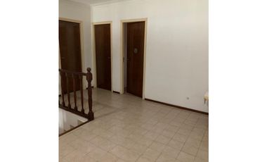 OPORTUNIDAD !!! Gran chalet de 4 amb con escritorio en dos plantas con garage doble