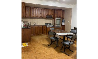 OPORTUNIDAD !!! Gran chalet de 4 amb con escritorio en dos plantas con garage doble