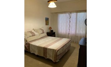 OPORTUNIDAD !!! Gran chalet de 4 amb con escritorio en dos plantas con garage doble