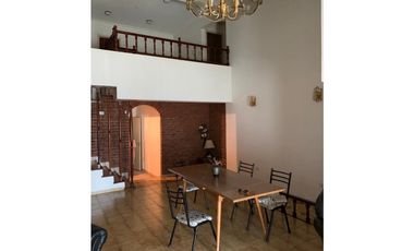 OPORTUNIDAD !!! Gran chalet de 4 amb con escritorio en dos plantas con garage doble