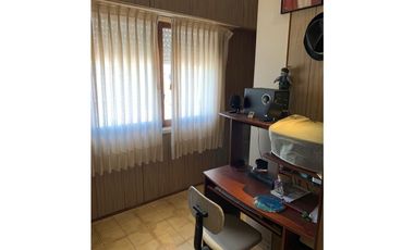 OPORTUNIDAD !!! Gran chalet de 4 amb con escritorio en dos plantas con garage doble