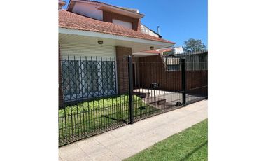 OPORTUNIDAD !!! Gran chalet de 4 amb con escritorio en dos plantas con garage doble