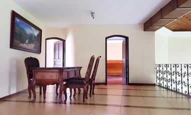 En fraccionamiento exclusivo de 14 casas lago cancha de tenis