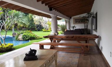 En fraccionamiento exclusivo de 14 casas lago cancha de tenis