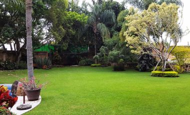 En fraccionamiento exclusivo de 14 casas lago cancha de tenis