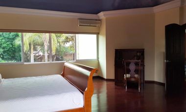 En fraccionamiento exclusivo de 14 casas lago cancha de tenis