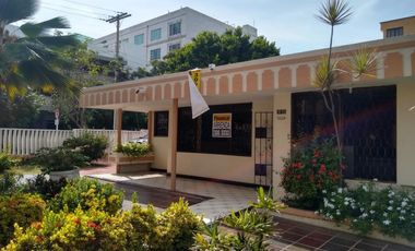 casa-local en venta en altamira. Cod V100756