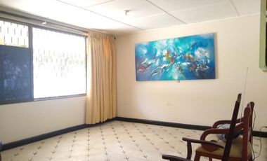 casa-local en venta en altamira. Cod V100756