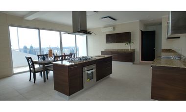 REMATE PENTHOUSE EN PUNTA PACIFICA - 2 PISOS COMPLETOS FRENTE AL MAR