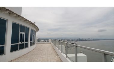 REMATE PENTHOUSE EN PUNTA PACIFICA - 2 PISOS COMPLETOS FRENTE AL MAR