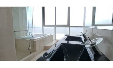 REMATE PENTHOUSE EN PUNTA PACIFICA - 2 PISOS COMPLETOS FRENTE AL MAR