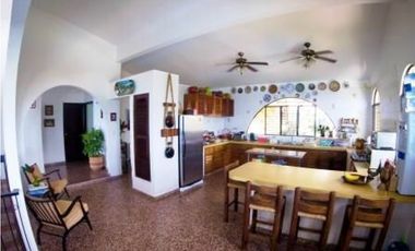 Venta de casa de playa de lujo en Sea Cliff GTA