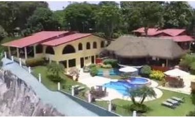 Venta de casa de playa de lujo en Sea Cliff GTA