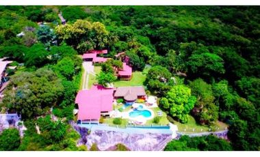 Venta de casa de playa de lujo en Sea Cliff GTA