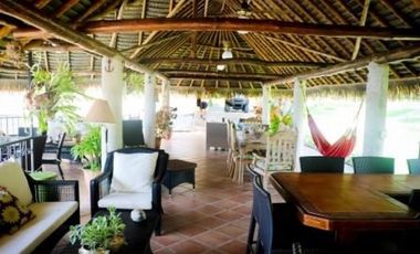 Venta de casa de playa de lujo en Sea Cliff GTA