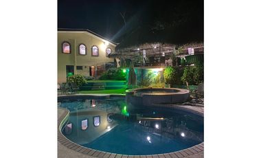 Venta de casa de playa de lujo en Sea Cliff GTA