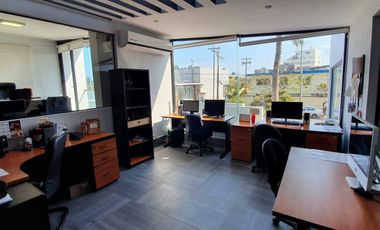 OFICINA AMUEBLADA EN RENTA EN BOCA DEL RIO TIPO COWORKING DE LUJO FRENTE AL MAR / ARLETTE FLORES